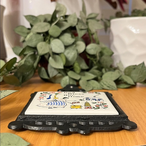 Cast Iron Vintage Hanging Tile Trivet “God Bless Our Home” Circa 1970’s - Picture 3 of 7